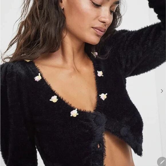 For Love & Lemons Willa Cardigan Sweater Crop Fuzzy Knit Floral Size Large NEW - Picture 1 of 12
